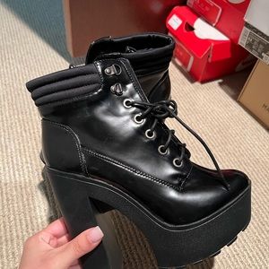 Platform ankle boots size us 9